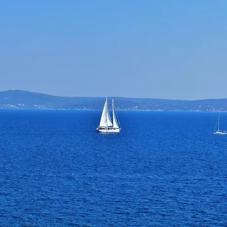 Rastichi Amazing Seaview Трогир