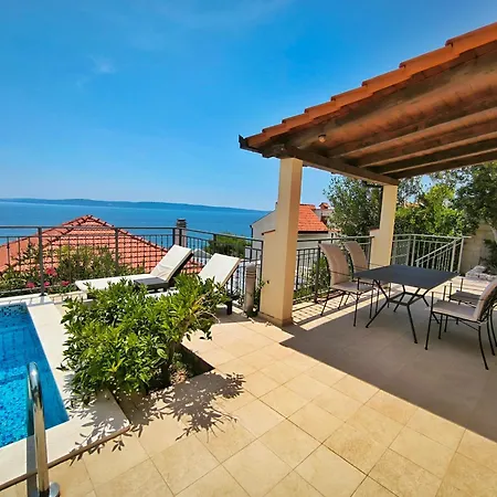 Rastichi Amazing Seaview Villa *